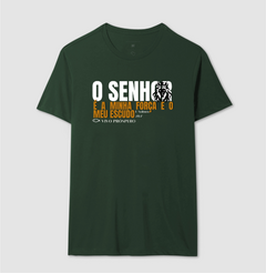 Camiseta O Senhor é a Minha Força e o Meu Escudo | Vista a Palavra na internet