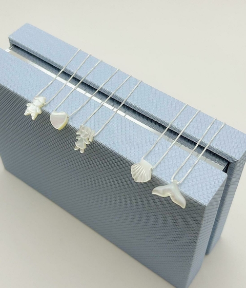 Colar pingente madrepérola ( Prata 925 )