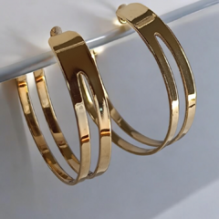 Brinco argola grande com designer de dois aros lisos, banho em ouro 18 k - comprar online