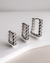Argola quadrada cravejada G banho de ródio - comprar online