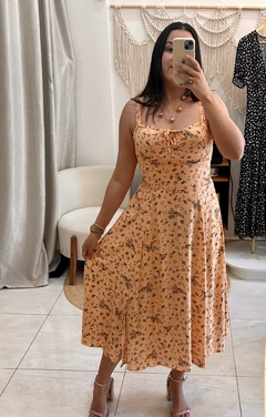Vestido mídi florzinha coral - comprar online
