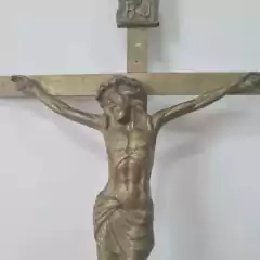Grande crucifixo em Bronze - Kombina Antiguidades – Tesouros Raros e Peças de Colecionador
