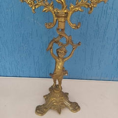 Magnifico candelabro de três velas em bronze com Querubim - loja online