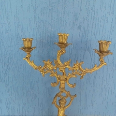 Magnifico candelabro de três velas em bronze com Querubim - comprar online