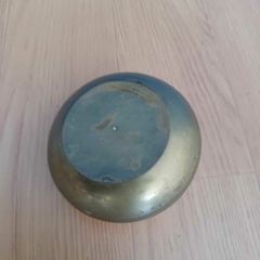 Pote em bronze com aplics em madrepérola na internet