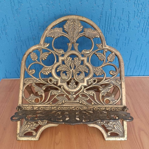 Porta Bíblia em bronze todo trabalhado