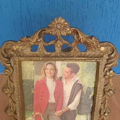 Lindo porta retrato em bronze, todo trabalhado - comprar online