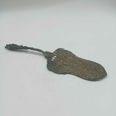 Lindissima espátula para Bolo ricamente trabalhada em relevo