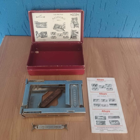 Afiador de lâminas Suiço com caixa original em ótimo estado