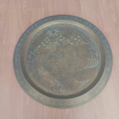 Grande Prato chapa grossa Egípcio em bronze, com cenas Egípcias desenhadas feitas à mão - comprar online