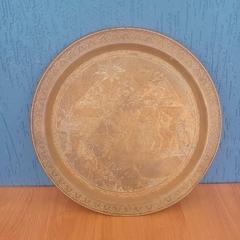 Grande Prato chapa grossa Egípcio em bronze, com cenas Egípcias desenhadas feitas à mão