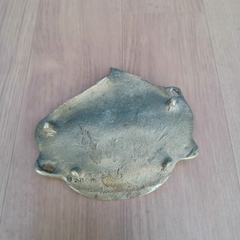 Belissimo e ricamente trabalhada peça com cabeça de cavalo em bronze maciço - comprar online