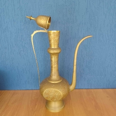 Grande e bela peça decorativa em bronze no estilo oriental na internet