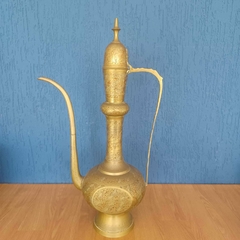 Grande e bela peça decorativa em bronze no estilo oriental