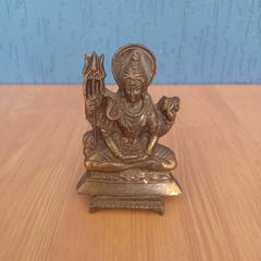 Escultura em bronze maciço representando o deus hindu Shiva em posição de meditação