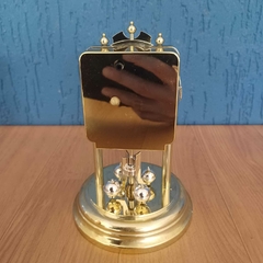 Charmoso relógio de mesa estilo "Anniversary Clock" na internet