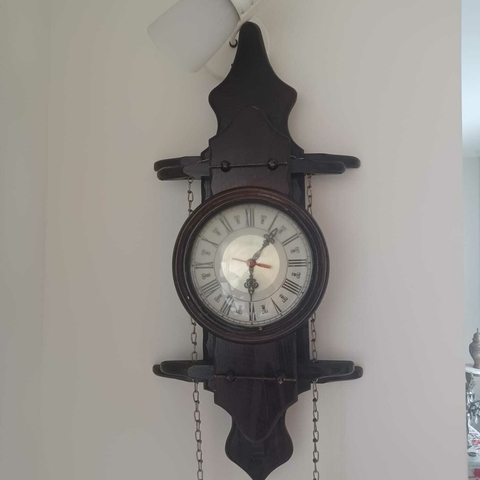 Relógio rústico de madeira