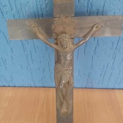 Centenário Crucifixo em madeira na internet