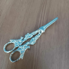 Conjunto decorativo em metal prateado com acabamento em alto-relevo motivo parras de uva - comprar online