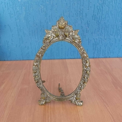 Elegante moldura antiga em bronze