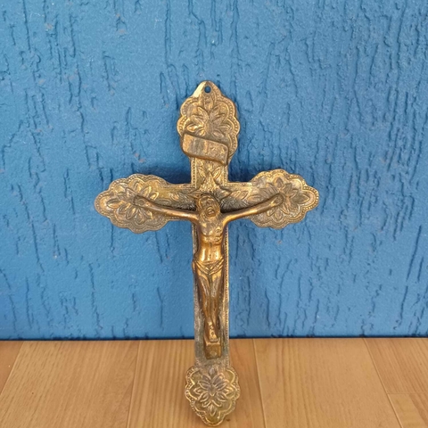 Crucifixo antigo de parede em bonze