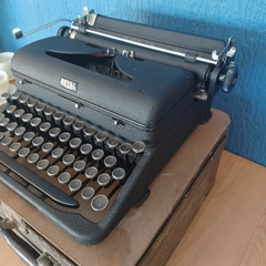 Máquina de escrever portátil Royal na internet