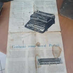 Imagem do Máquina de escrever portátil Royal