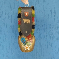Sino suíço decorativo com alça de couro