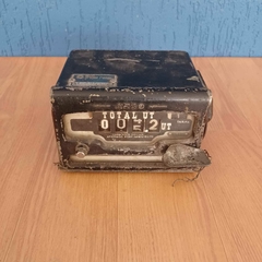 Raro taxímetro antigo da marca Argo, com estrutura metálica robusta e mostrador mecânico original. - comprar online