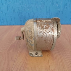 Apontador antigo à manivela de mesa Americano na internet