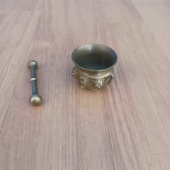 Almofariz em bronze ricamente trabalhado - comprar online