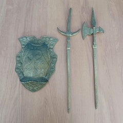 Brasão medieval com escudo central em bronze - comprar online