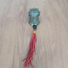 Sino decorativo oriental em metal