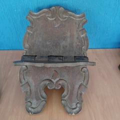 Suporte para Livros entalhado em madeira maciça com sistema de encaixe articulado,