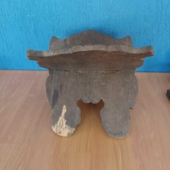 Suporte para Livros entalhado em madeira maciça com sistema de encaixe articulado, na internet