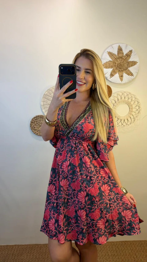 Vestido Indiano curto com mangas