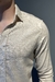 CAMISA M/L EM LINHO CRU COM ELASTANO-PALHA - G D O Z Z E OUTFITS