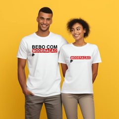 Kit 02 T-Shirts Casal - Bebo com moderação / moderação - las camisetas