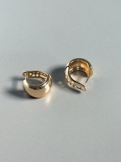 Brinco Argola Clássica Detalhes bolinhas Vazadas Click - comprar online