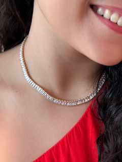 Colar Choker Riviera Dourada na internet