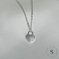 Collar Lily en internet