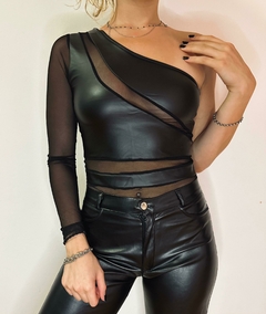 Body eco cuero con manga tul