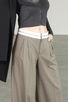 Pantalon sastrero verde BERSHKA