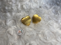 A-12 Aretes de bronce con baño de oro en forma de corazón - comprar online