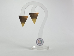 A-16 Aretes de bronce con baño de oro en forma de triangulo
