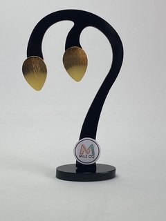 A-18 Aretes de bronce con baño de oro en forma de gota
