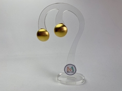 A-20 Aretes de bronce con baño de oro en forma de media esfera