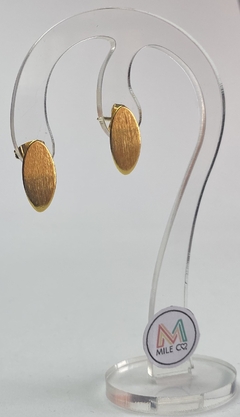 A-30 Aretes de bronce con baño de oro en forma de ovalo