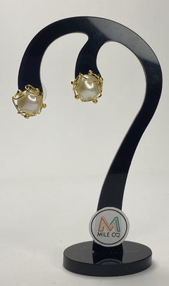 A-72 Aretes de perla rusa blanca en nido de bronce con baño de oro - comprar online