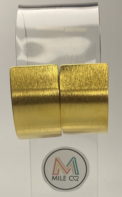 A-91 Aretes de bronce con baño de oro lamina rectangular curva - comprar online